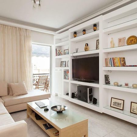 Elegant Athenian Apartment Exterior photo