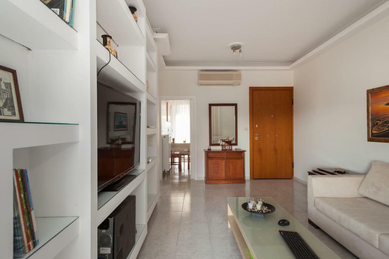 Elegant Athenian Apartment Exterior photo