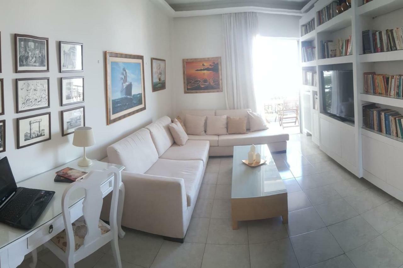 Elegant Athenian Apartment Exterior photo